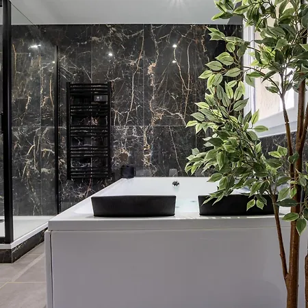 Evasion Romantique Avec Jacuzzi