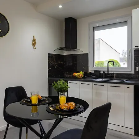 Evasion Romantique Avec Jacuzzi Apartment Savigny-le-Temple