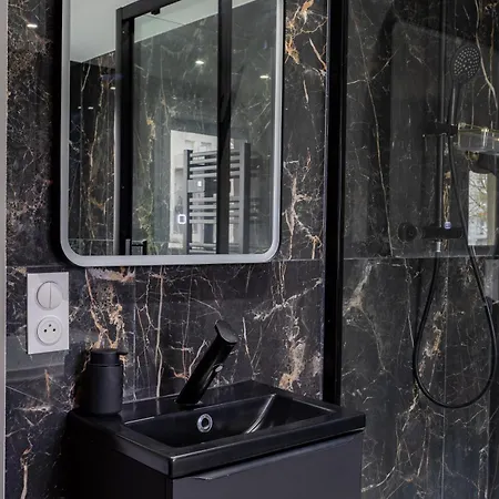 Apartment Evasion Romantique Avec Jacuzzi Savigny-le-Temple